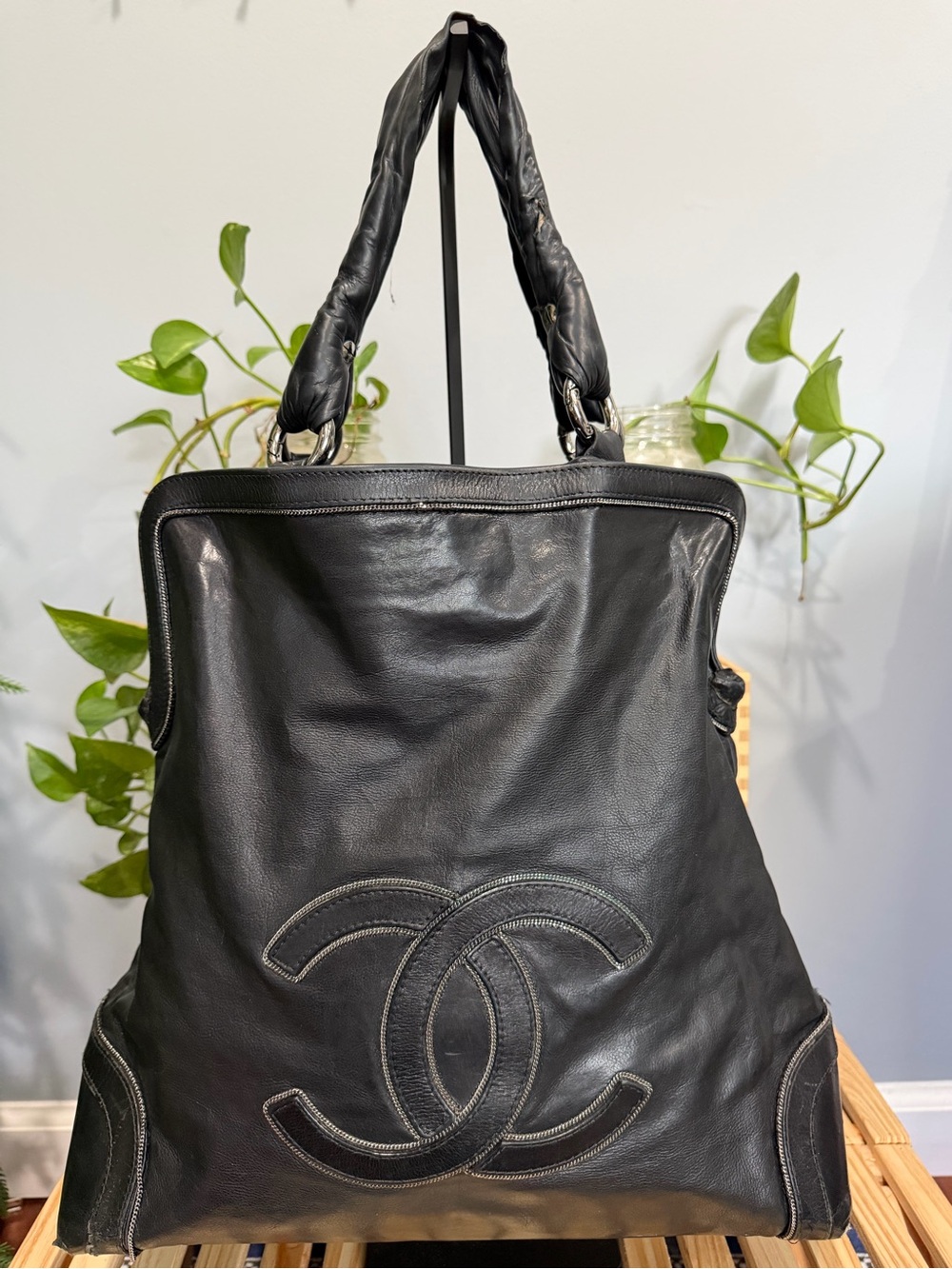AUTHENTICATED Chanel Calfskin Soho CC Shopper Tote Black Leather
